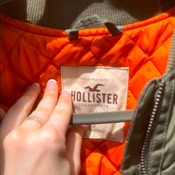 Green Hollister puffer bomber jacket - Picture 2 of 8